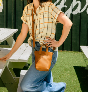 👛Phone Crossbody in Pebbled Cognac